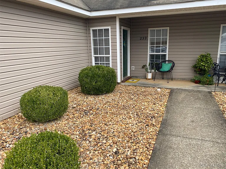 239 Pine Meadow Cir — Photo 2