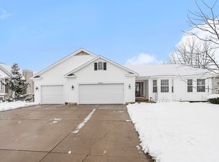 8743 Willow Run Dr, Jenison, MI 49428