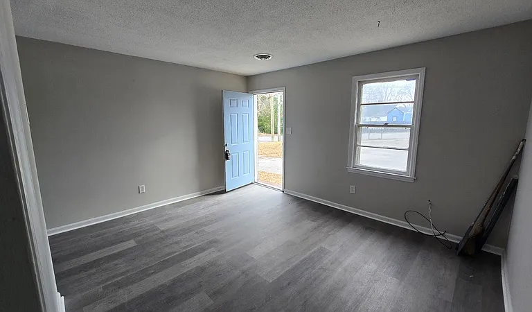 222 N Discovery St — Photo 6