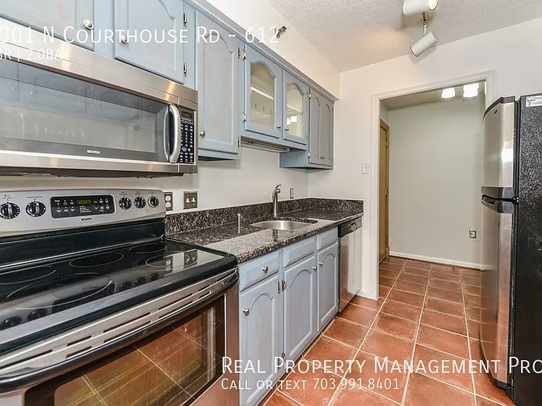 1301 N Courthouse Rd #612 — Photo 12
