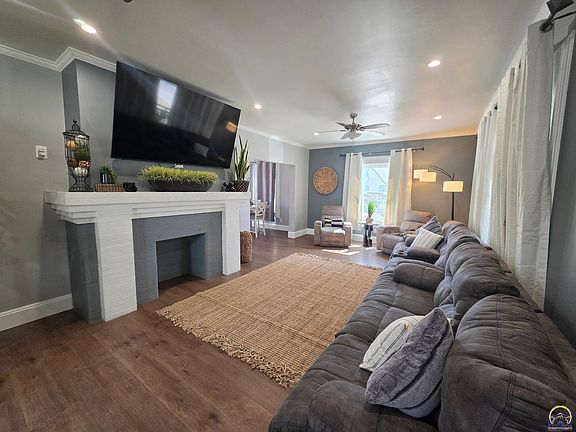 4th image of 1214 Rural St