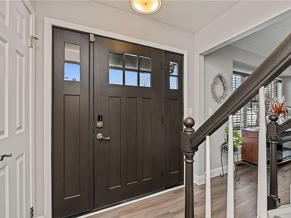 3rd image of 25 Sedgefield Ct