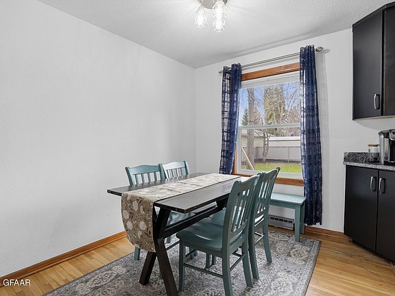 5th image of 813 18th St NW