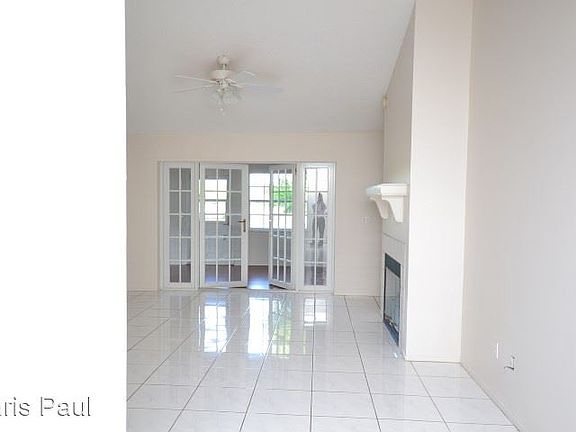 4th image of 676 Holbrook Cir