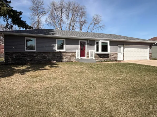 1713 5 1/2 Ave NE, Jamestown, ND 58401