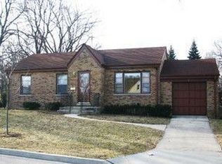 64 Circle Ave, Wheaton, IL 60187