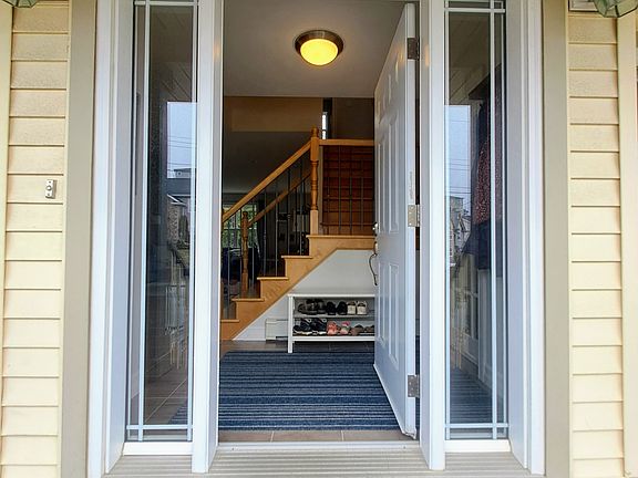2nd image of 111 Jackladder Dr