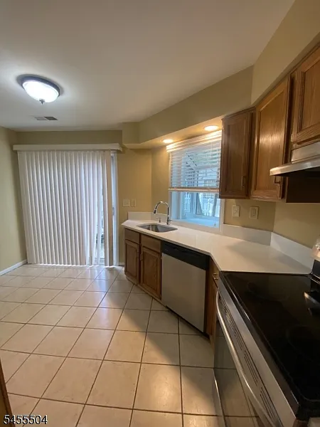 2 bed, 2.5 bath, $2,800 — Photo 4