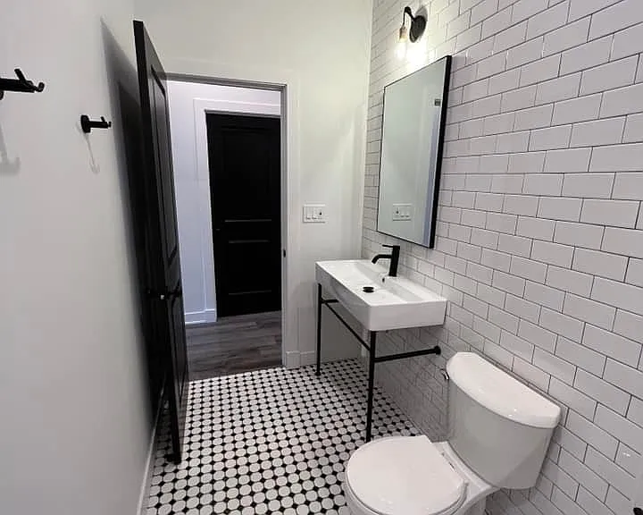 905 S Miller St #2 — Photo 4