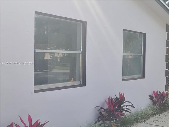 5th image of 820 SW 29th St #3