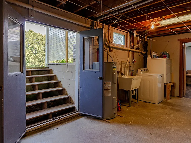 137 W Aaron Dr — Photo 12
