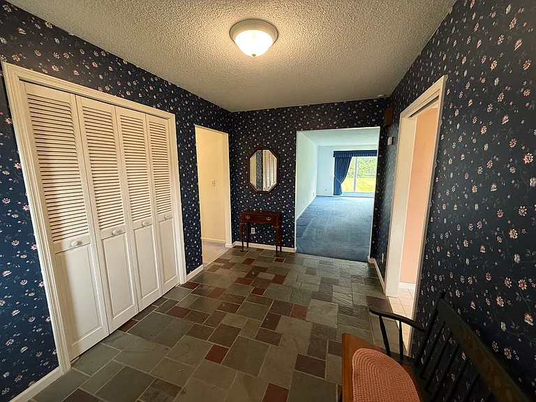 579 Colby St — Photo 18