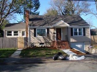 5 Woodcrest Dr, Wakefield, MA 01880