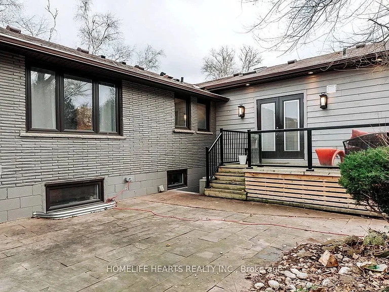 730 Drury Ln — Photo 35