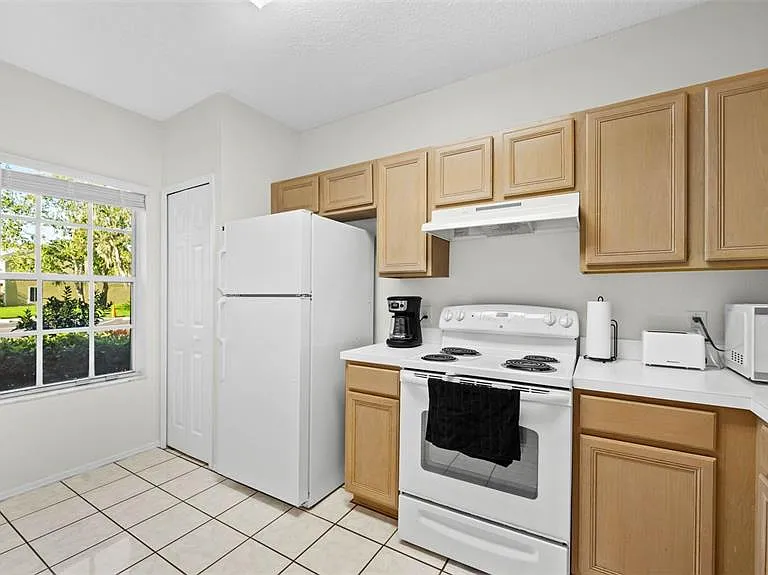 12444 Berkeley Square Dr — Photo 9