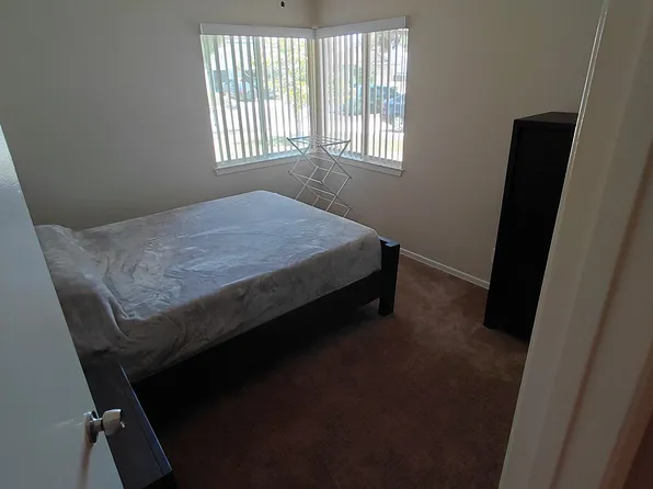 575 Pierpont Dr, Costa Mesa, CA 92626