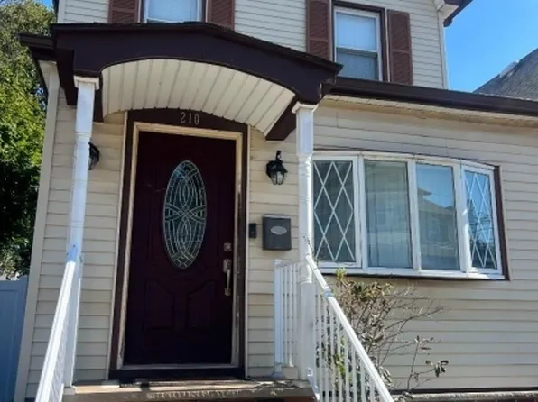 208 Elm Ct, Elizabeth City, NJ 07208