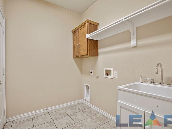3rd image of 2364 Collin Dr