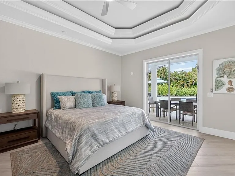 6461 Livingston Woods Ln — Photo 15