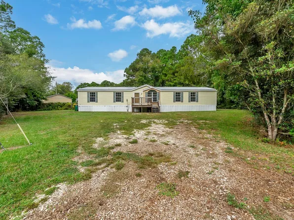 8 W Lake Cir, Mary Esther, FL 32569