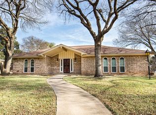 1121 Green River Trl, Cleburne, TX 76033