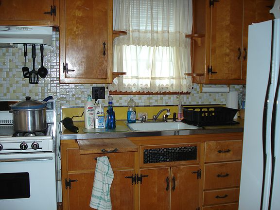 2nd image of 8911 Carlisle Ave