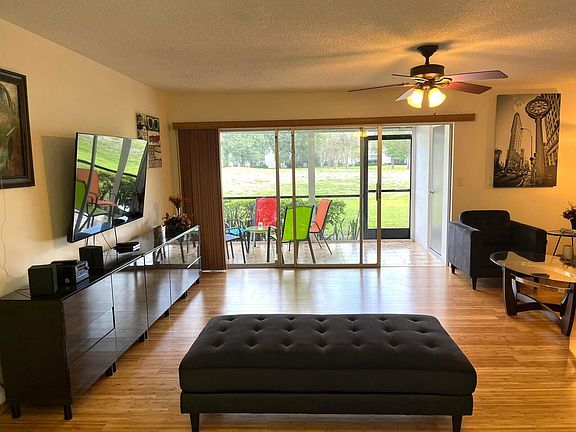 4th image of 4092 Inverrary Drive Unit B12