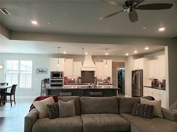 5th image of 361 Tartaglia Ave