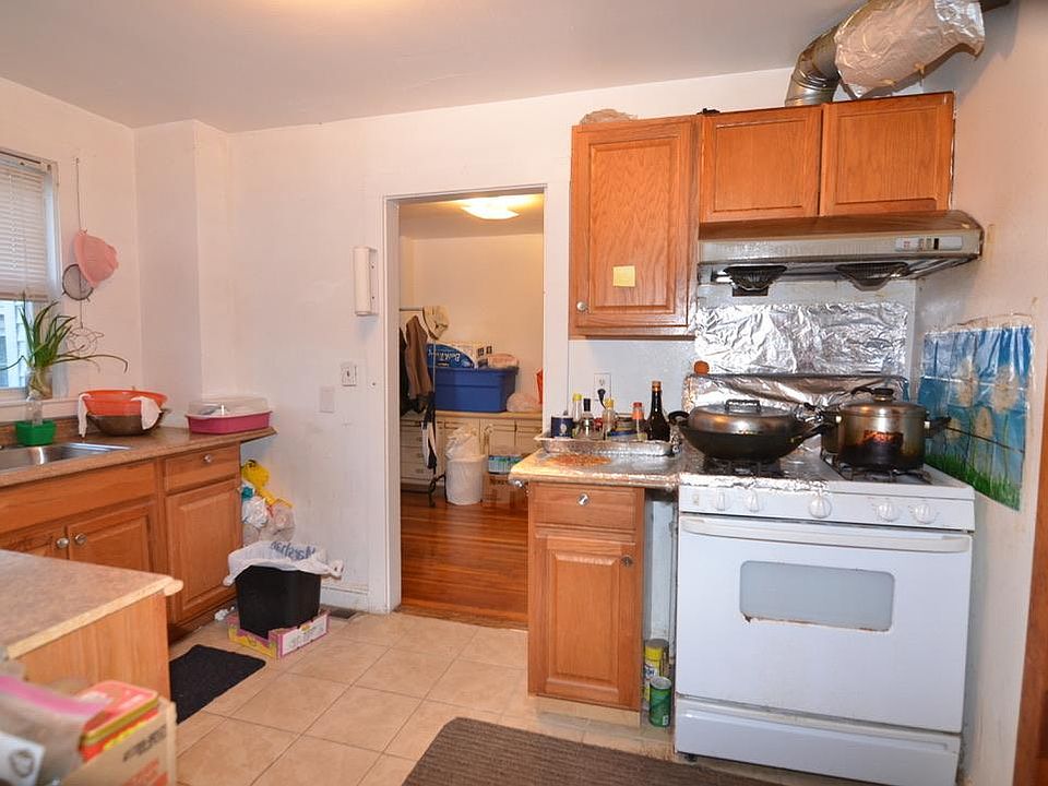 1st image of 67 Brook St #1