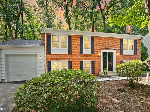 12605 Old Dorm Pl, Herndon, VA 20170