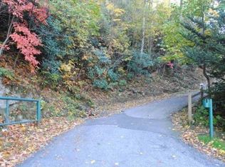 106 Eagle Roost Rd, Maggie Valley, NC 28751