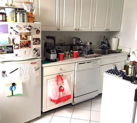 3rd image of 145 W 71st St APT 7D