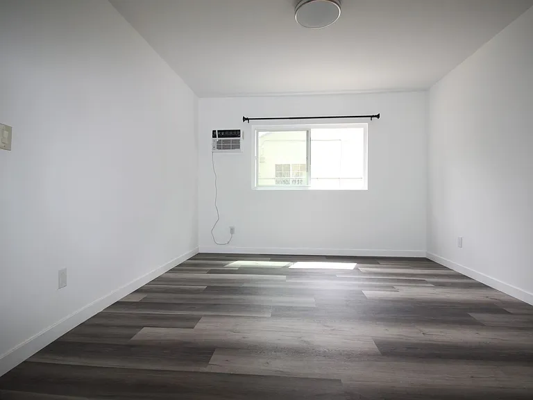14629 Gilmore St. — Photo 9
