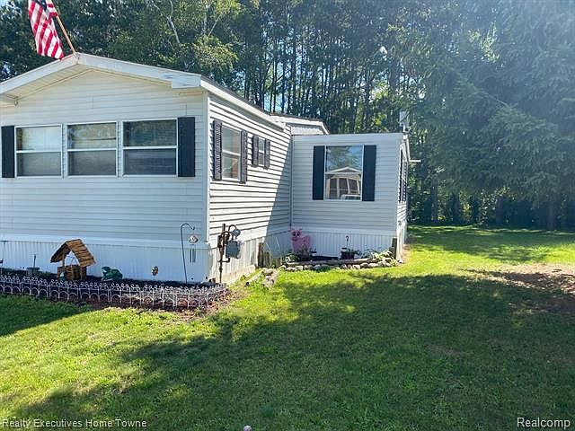 1st image of 5417 Pine Dr #42
