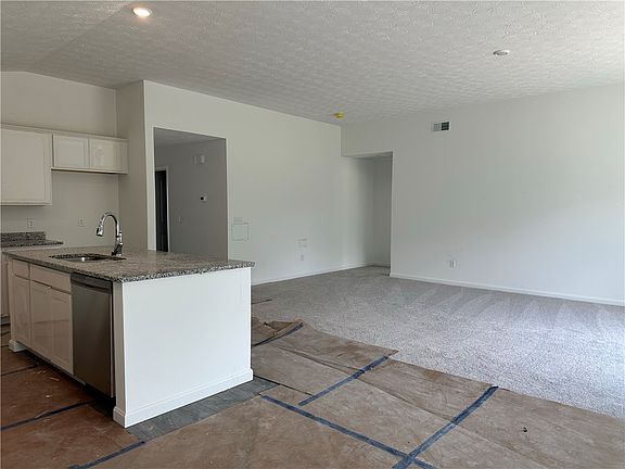 5th image of 1240 Wind Rock Dr
