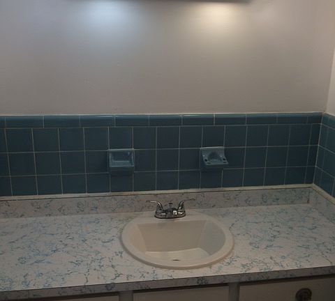 4th image of 1194 Woodside Dr