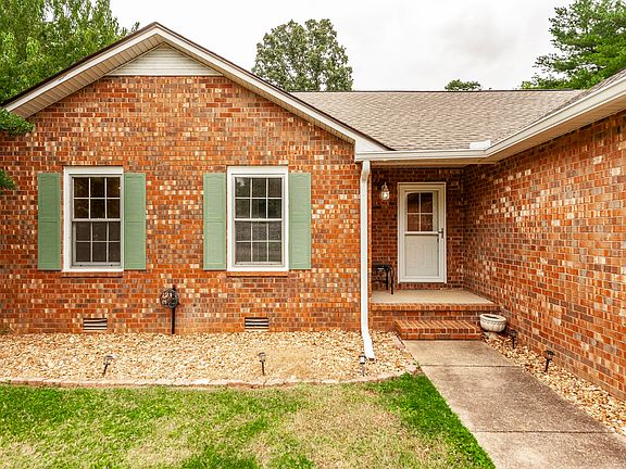 3rd image of 2514 Wellington Pl