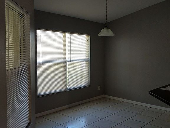 5th image of 3828 SW 15th Ave