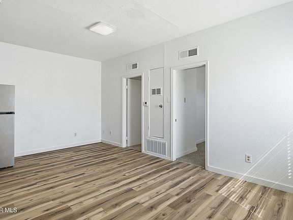 4th image of 8929 Robert Dr