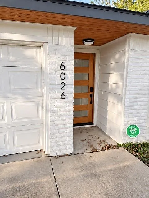 4 bed, 2.0 bath, 2150 sqft, $3,199 — Photo 3