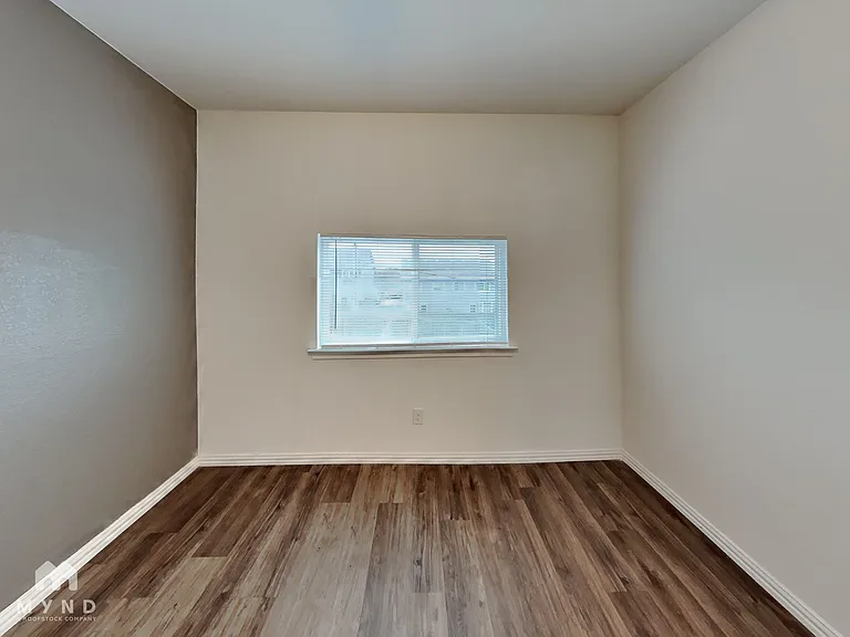 3230 Cherry Ln — Photo 9