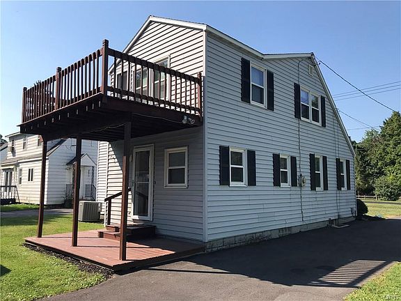 4th image of 2033 Valley Dr
