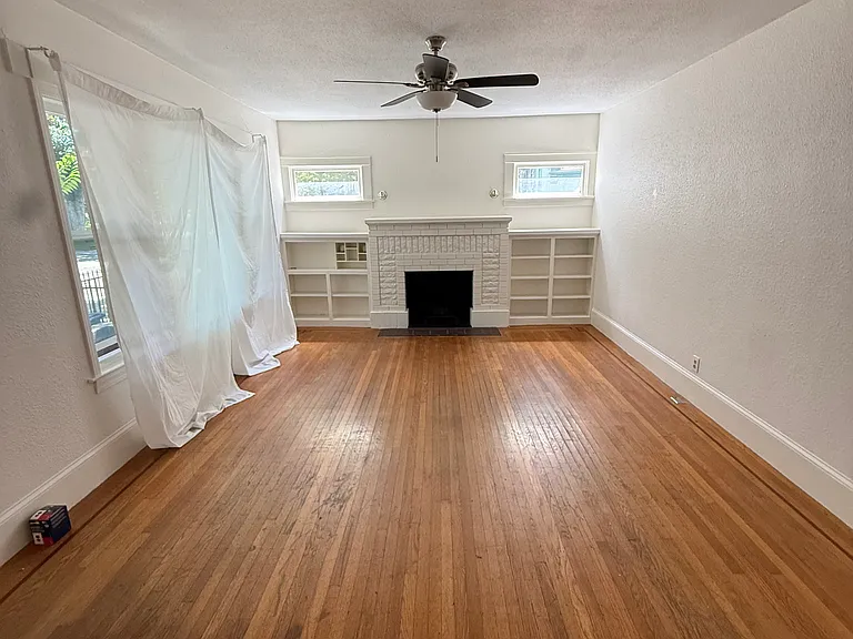 1224 E St #B — Photo 2
