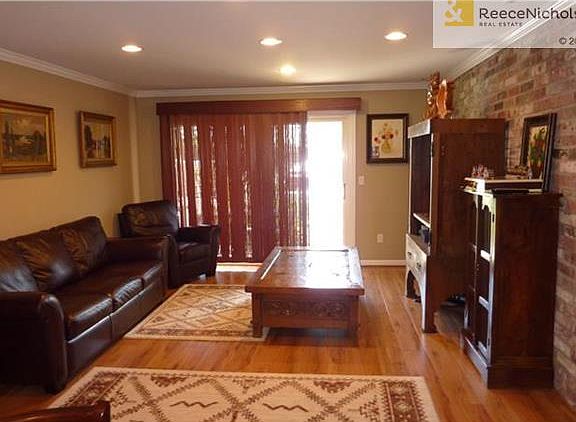 5th image of 5000 Baltimore Ave APT 302