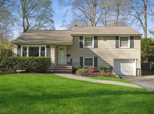 9 Washington Ct, Livingston, NJ 07039