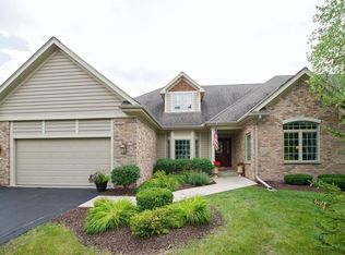 10626 N Hidden Creek Dr, Mequon, WI 53092