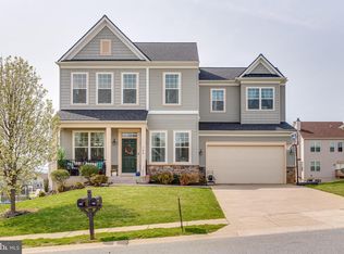 100 Seaton Ln, Charles Town, WV