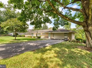 19 Eastgate Dr, Camp Hill, PA 17011
