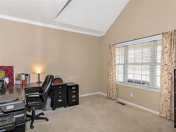 4th image of 8901 Sommerwood Dr