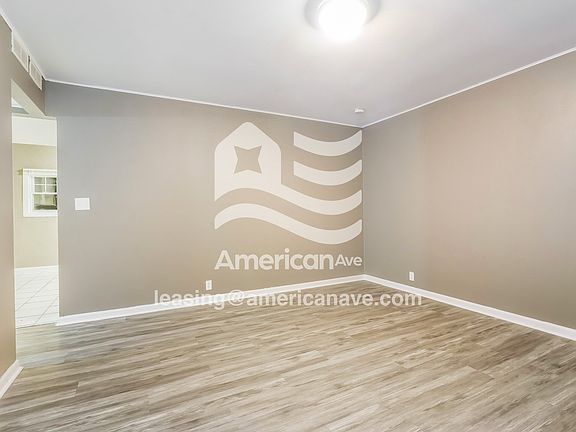 1750583_004_living_room_14040387.jpg